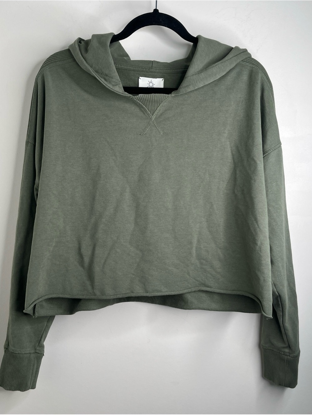 OFFLINE by Aerie Green Cropped Hoodie Sweatshirt Size M Cotton Athleisure Cozy